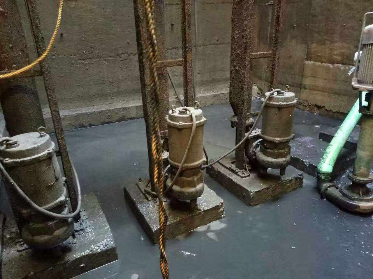 龙岗污水池清理